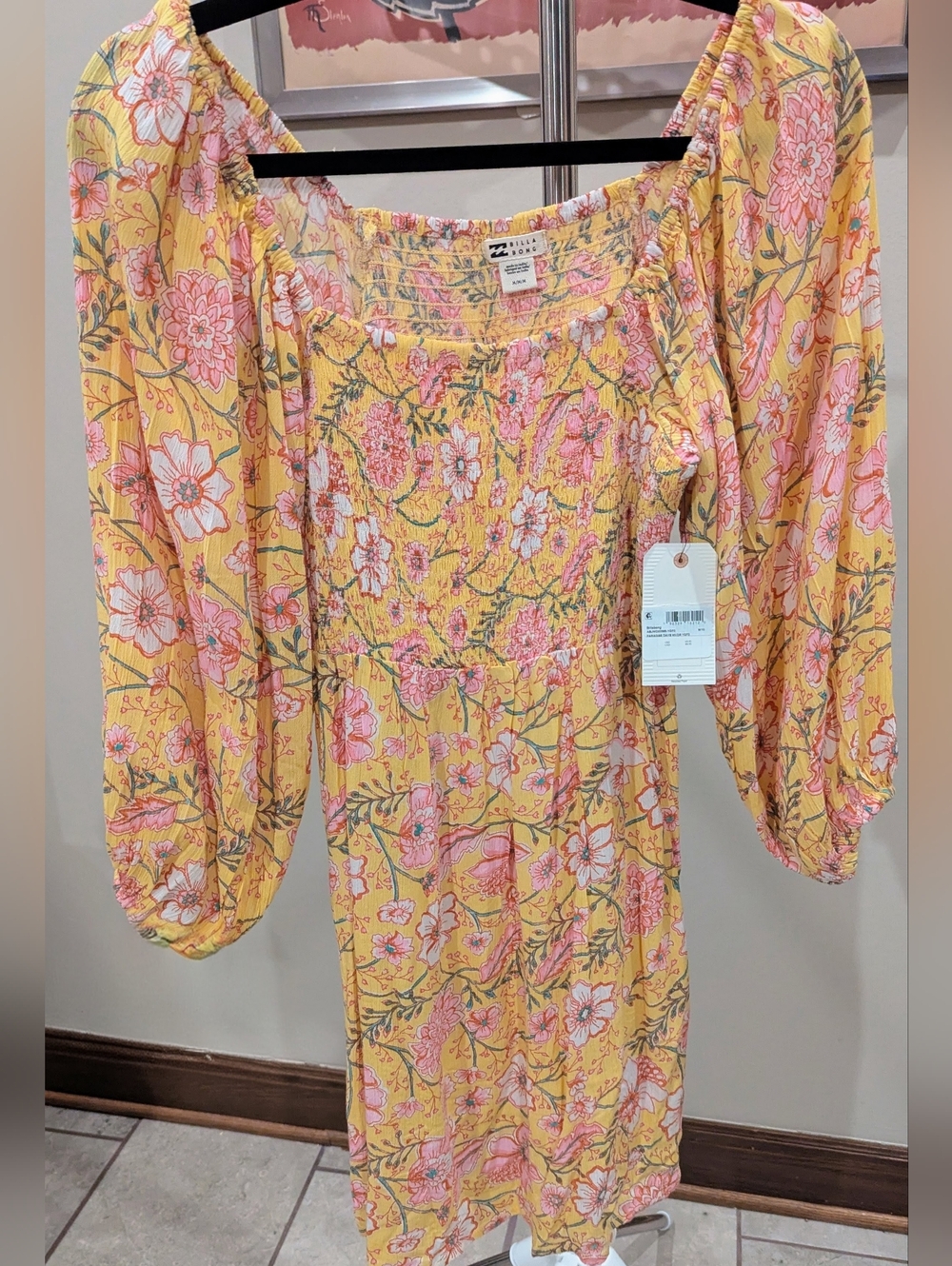 NWT Billabong Paradise Days Floral Smocked Mini Dress – Golden Peach $30